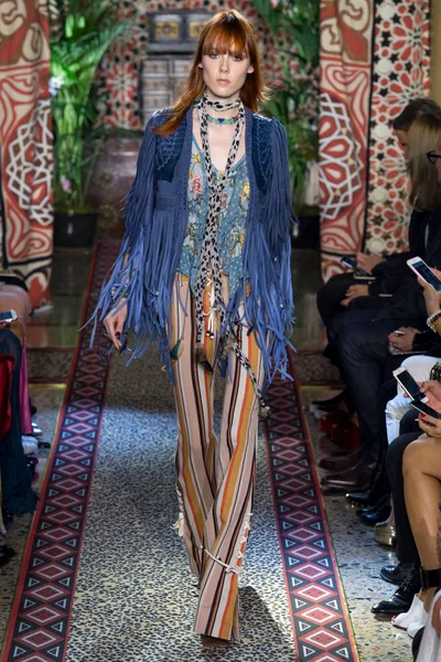 Look 13